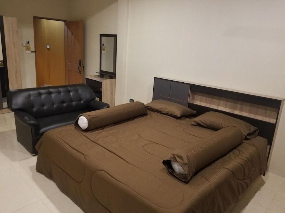 The Main Event Pattaya Bed & Breakfast ภายนอก รูปภาพ